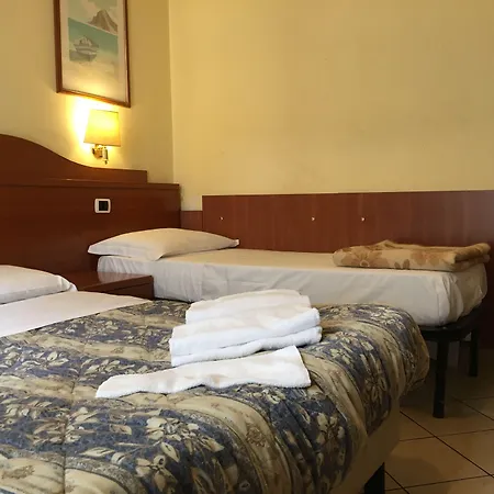 מלון Terminal House