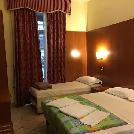 Terminal House מלון 2*