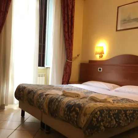 Terminal House מלון