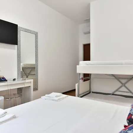 Terminal House מלון